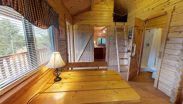 DELUXE CABINS